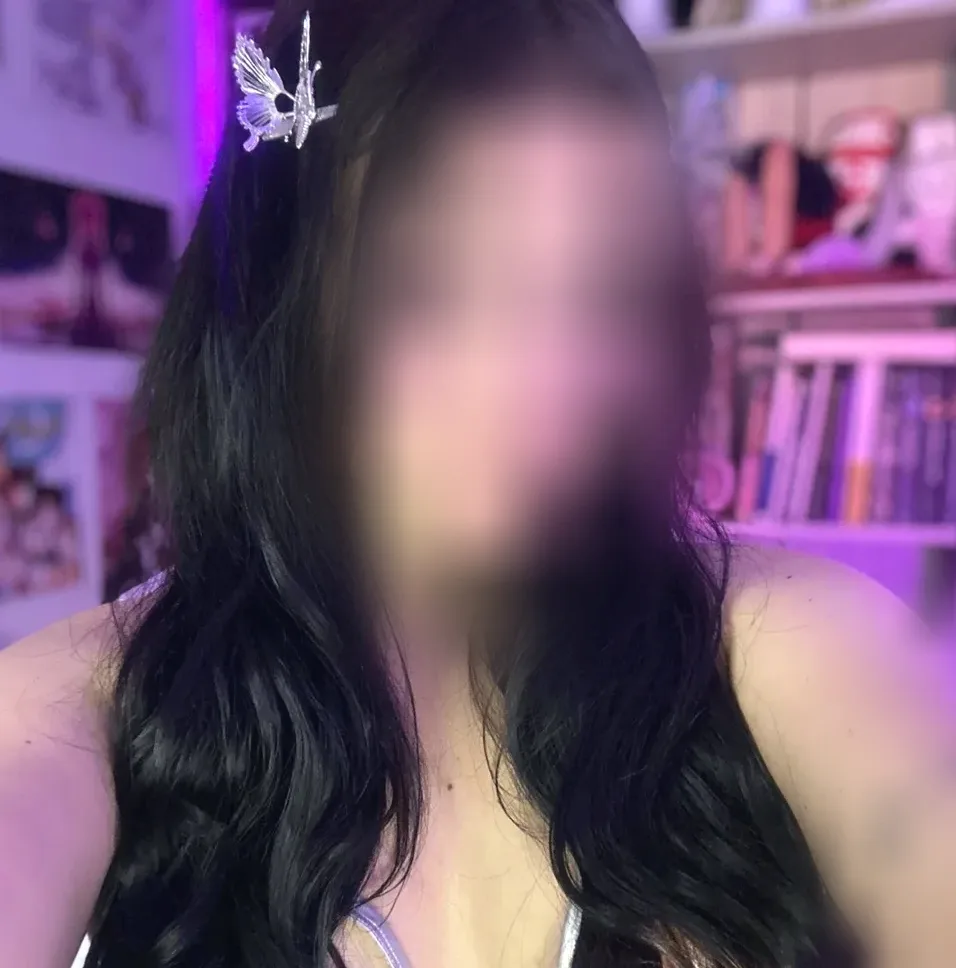 Angelika, 26