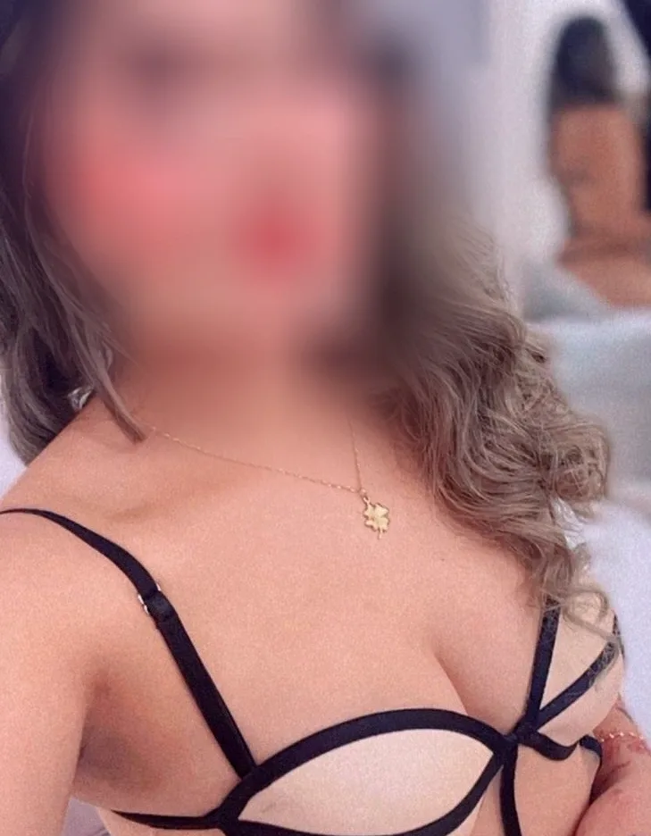 Stefanie, 23